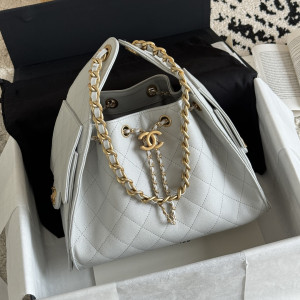 CHANEL 25 HOBO 퀼팅백